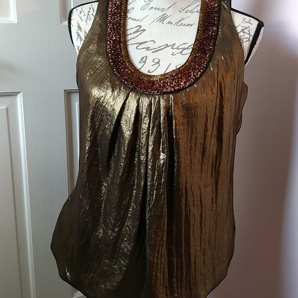 Gorgeous sleeveless top.